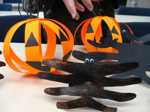 Halloween Crafts - Halloween Fun Craft Projects - Halloween Crafts for Kids